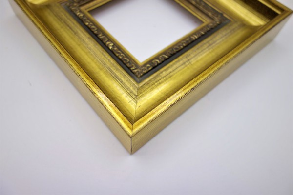 Leerrahmen Gold verziert mit Perlkante 9 x 9 cm Falzmaß